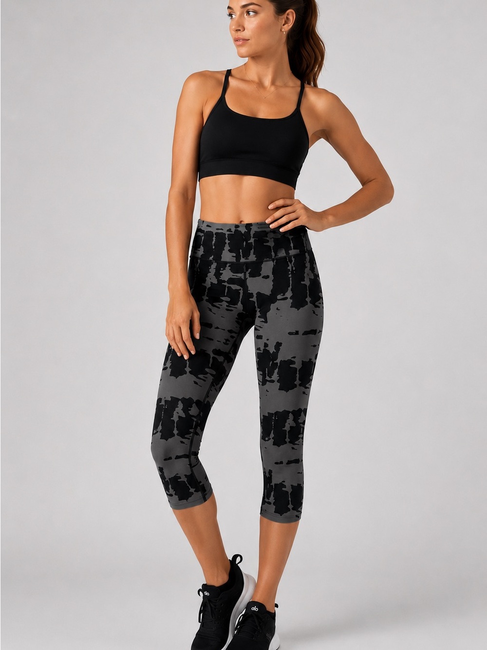 Alo Yoga Airbrush Abstract Print Capri Leggings Size Small Gray Black